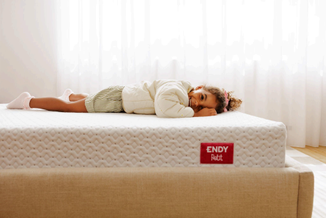 Making the Crib-to-Big-Kid Bed Transition Stress-Free (With a Little Help from Endy Petit)